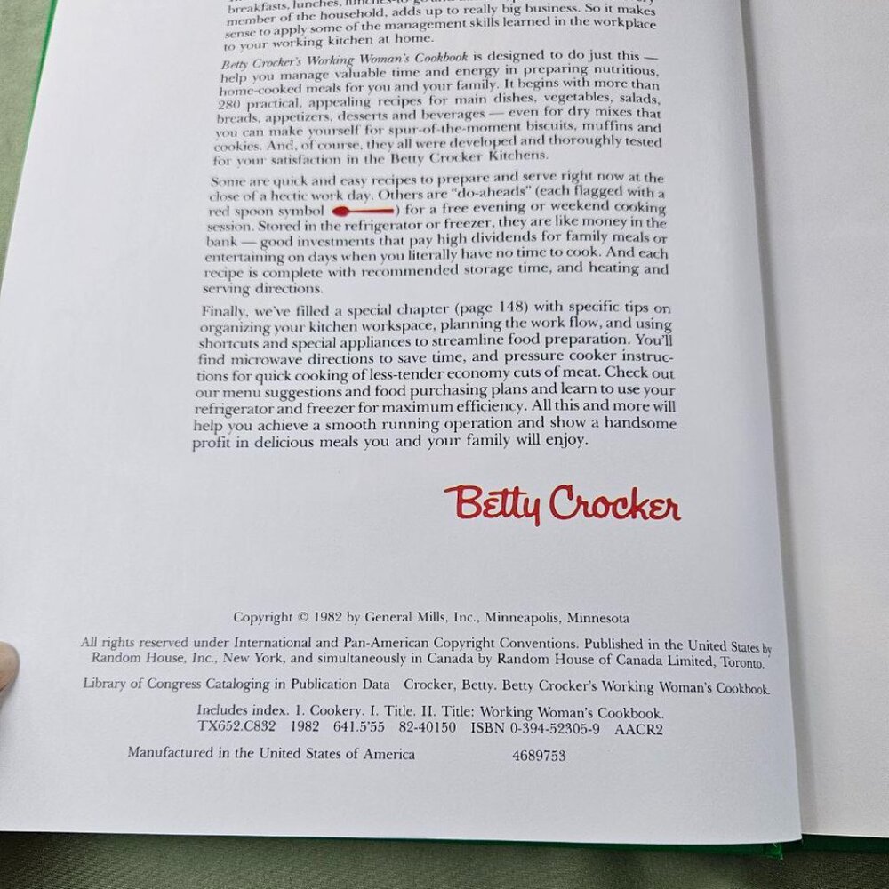 Betty Crocker's Working Woman's Cookbook Hardcover - Delicious Dinner Recipes - Picture 2 of 11